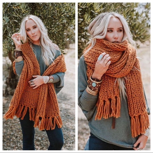 Desert Cozy Chunky Oversized Scarf - Picture 2 of 3